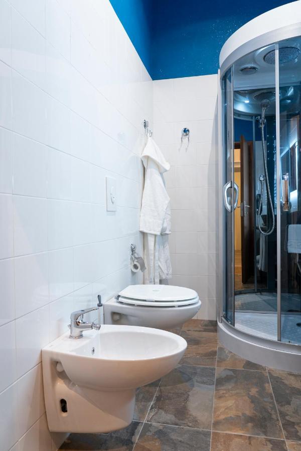 Varese Suites Exteriör bild